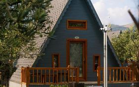 Verde Blu Bungalow